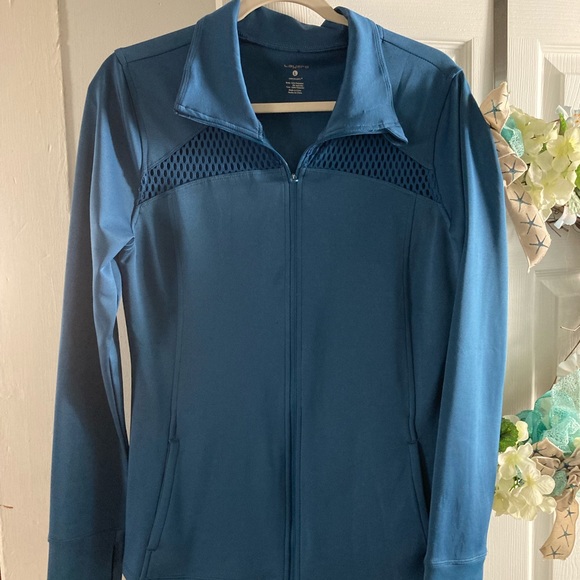 Ladies Coat - Picture 3 of 12